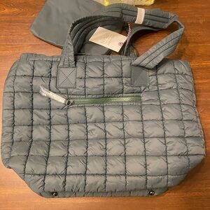 Urban Fit Expressions Breakaway Green Puffy Quilted Carry-All Tote